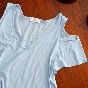 Vince Camuto Cold-shoulder tee EUC XL